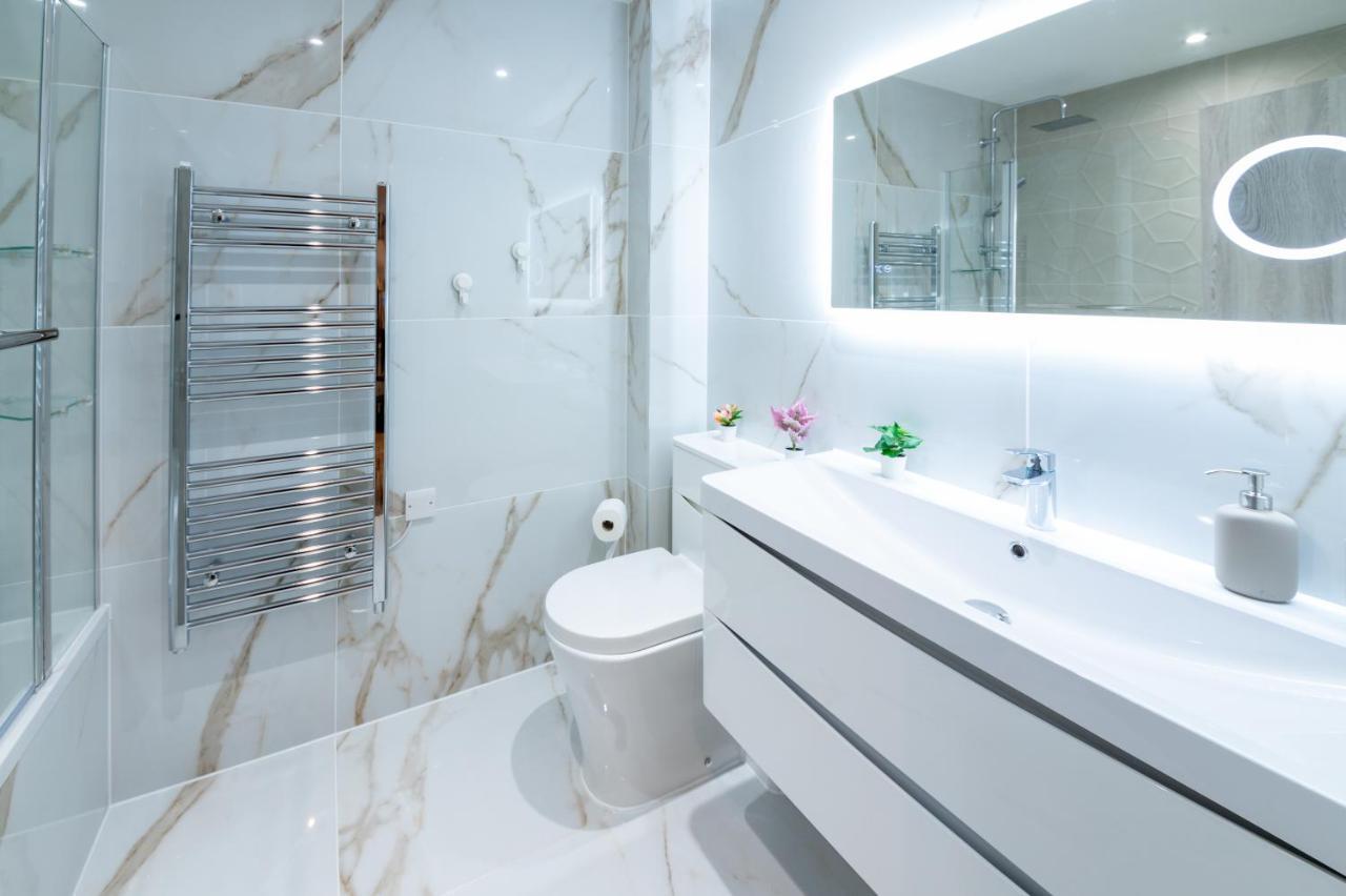 Appartement Lux 2 Bedrooms - 2 Bathrooms - F7 *