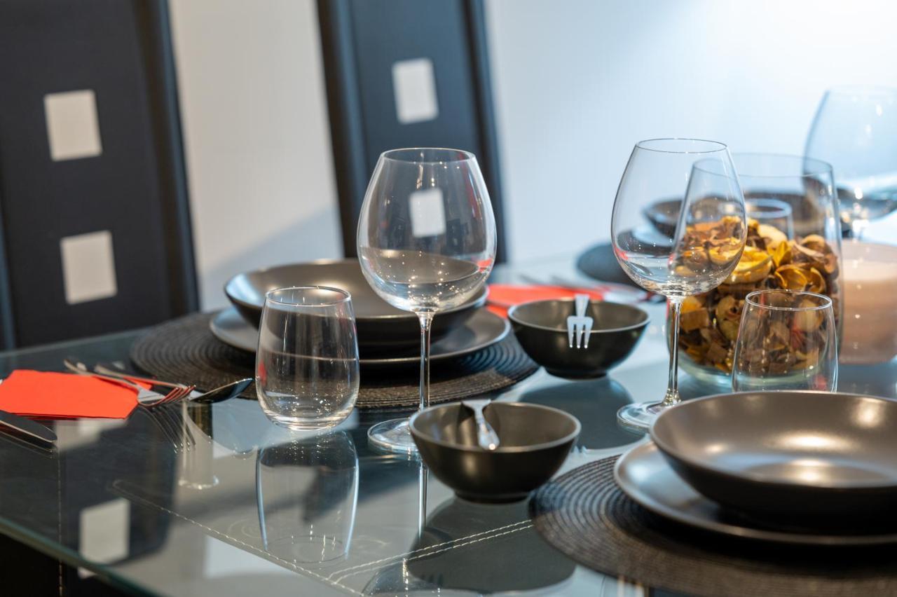 Lux 2 Bedrooms - 2 Bathrooms - F7 Apartment *