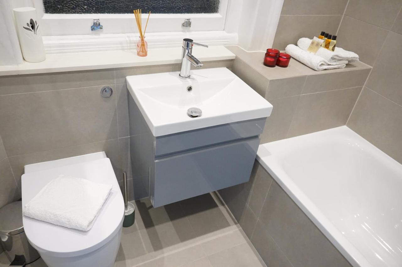 3 Bed 2 Bath Leilighet London
