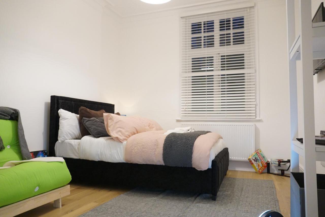 3 Bed 2 Bath Leilighet *