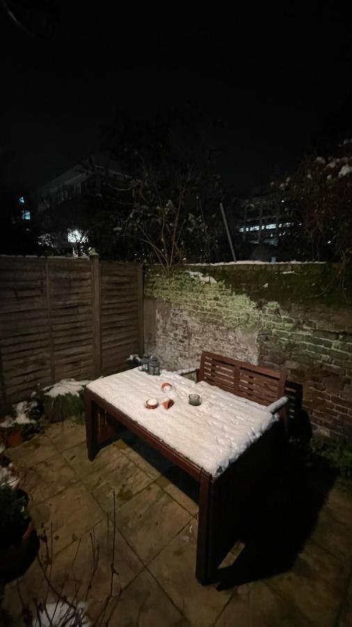 Stepney Gated Area With Parking & Garden * London