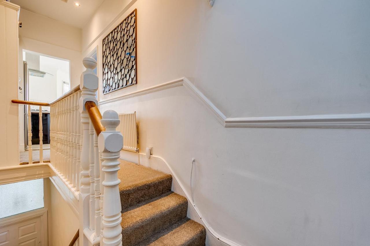 Lovely Place, Perfect For Family And Business Travellers Ideally Located Between The Commons Apartamento Londres