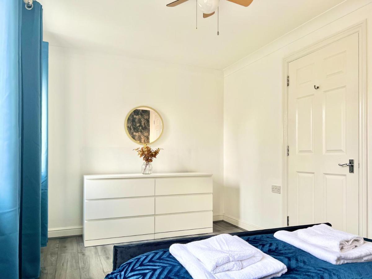 Last-minute Offers L Exclusive Deals On 2 Double Bedrooms - Weekly & Monthly - Sleeps 6 Lhofin Short Lets & Serviced * London