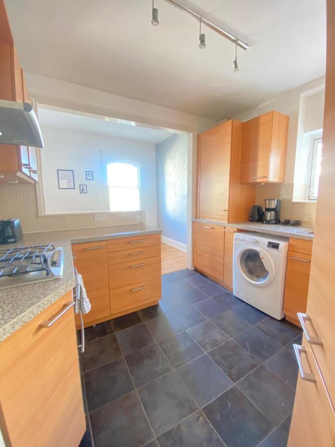 Leilighet Charming & Bright 2-bed Apt Close To Station *
