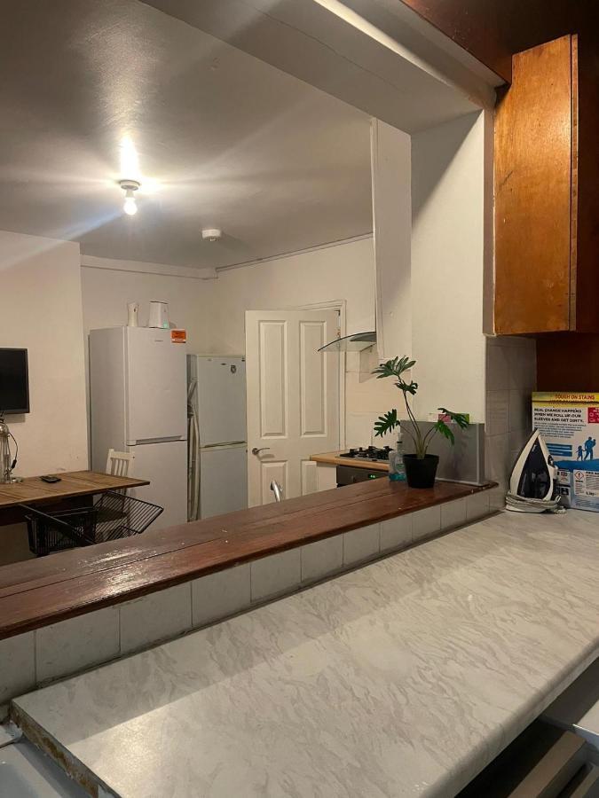 Homestay Balham, South Spacious 6, 6 Available London