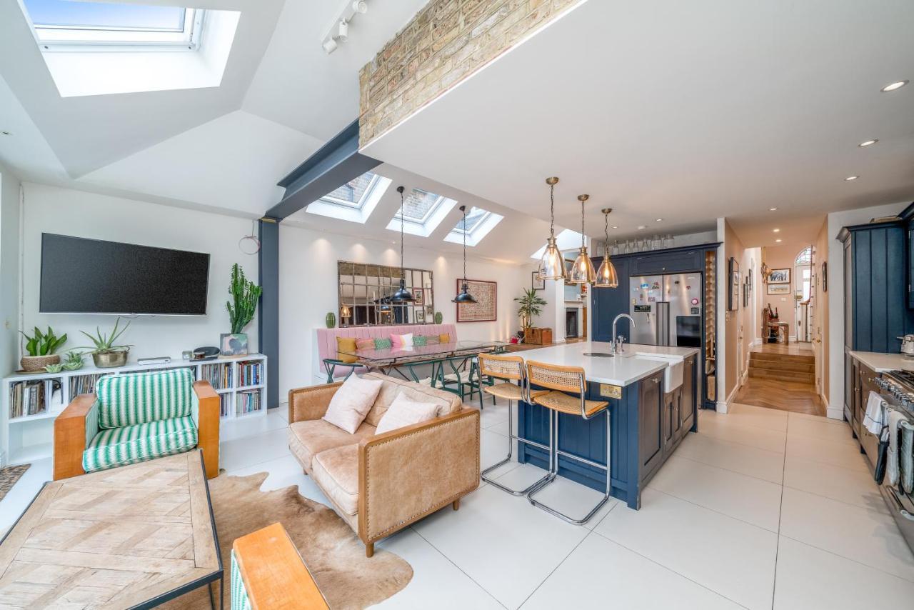 Joivy Splendid 4 Bed, 4 Bath House With Garden, Shepherds Bush * Londen