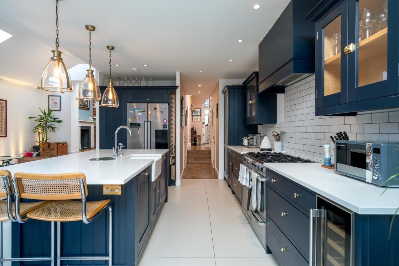 Joivy Splendid 4 Bed, 4 Bath House With Garden, Shepherds Bush Vakantiehuis