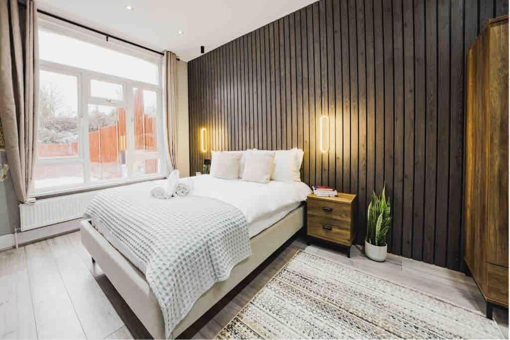 Modern 2 Bed Flat Near Wembley Stadium Apartment *