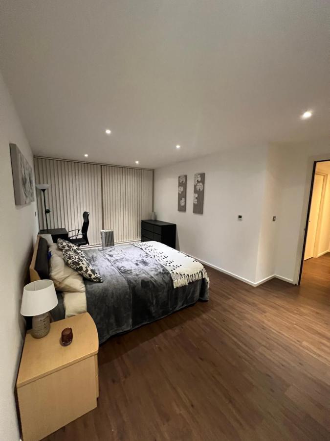 Royal Victoria Flat2 *