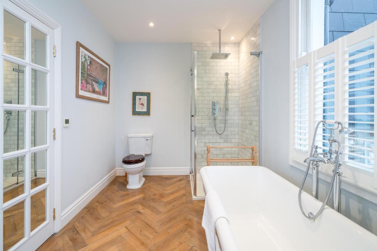 Vakantiehuis Joivy Splendid 4 Bed, 4 Bath House With Garden, Shepherds Bush Londen