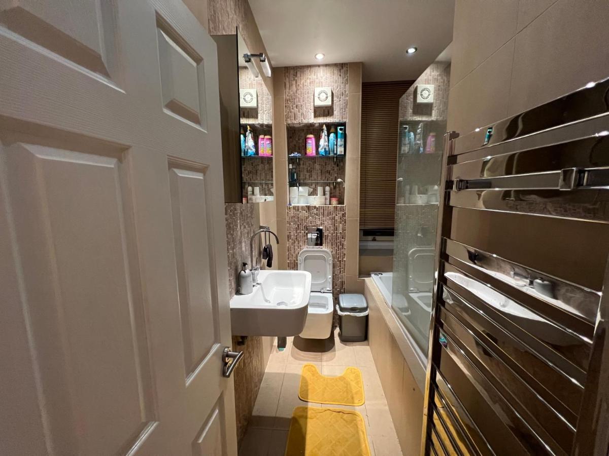 Luxury Specious En-suite In *