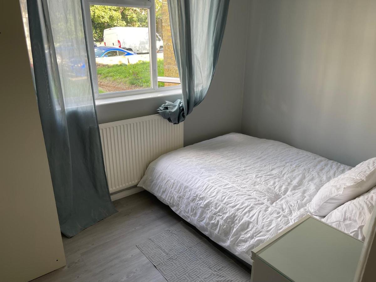 Apartment Entire Lovely 2 Bedroom With Private Garden & Free Street Parking