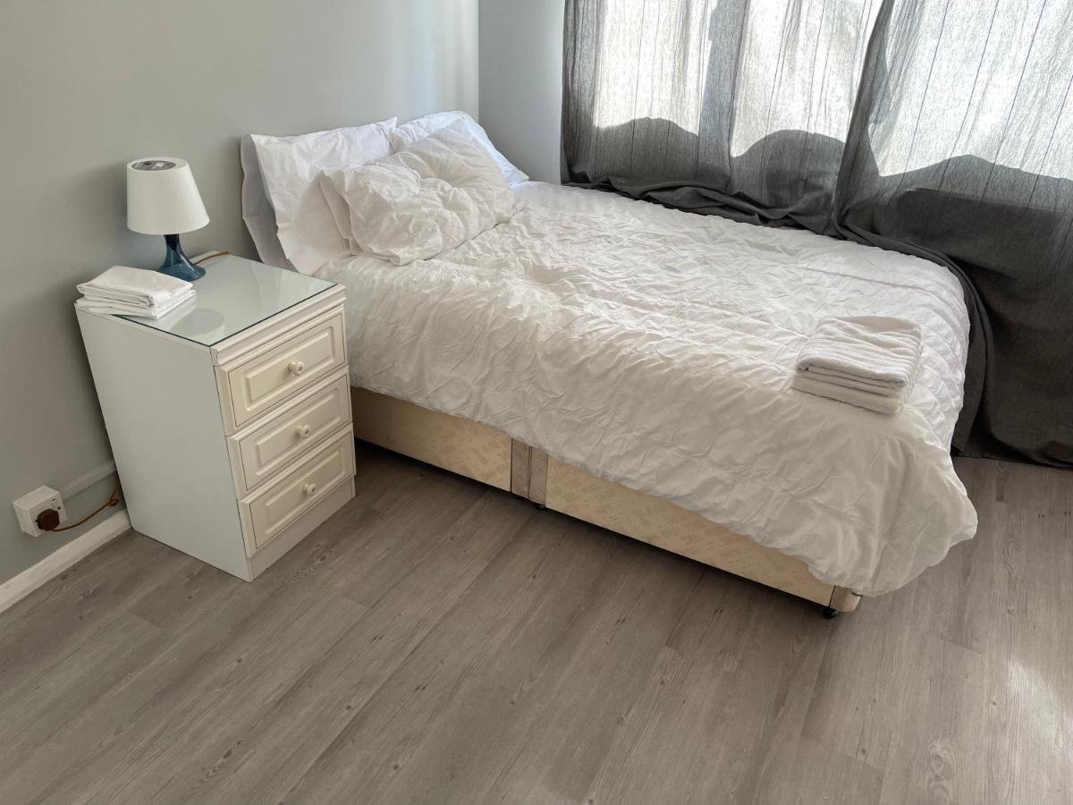 Apartment Entire Lovely 2 Bedroom With Private Garden & Free Street Parking