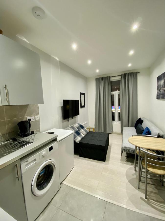 424 Edgwar Road Leilighet