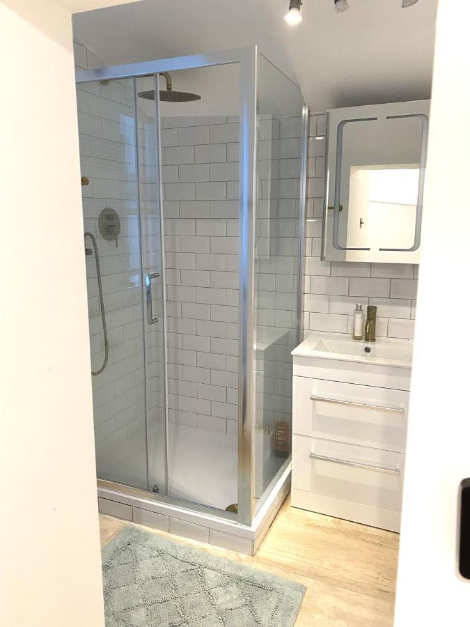 Modern Luxurious 3 Bed Flat With Private Garden & Bbq Appartement *
