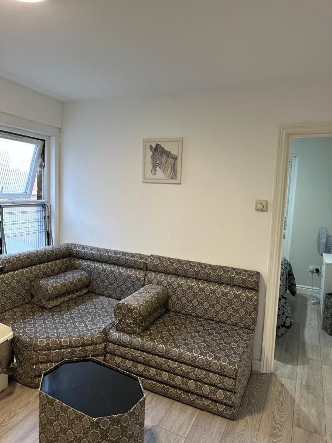 Beautiful Street First Floor One Bedroom B Walthamstow *