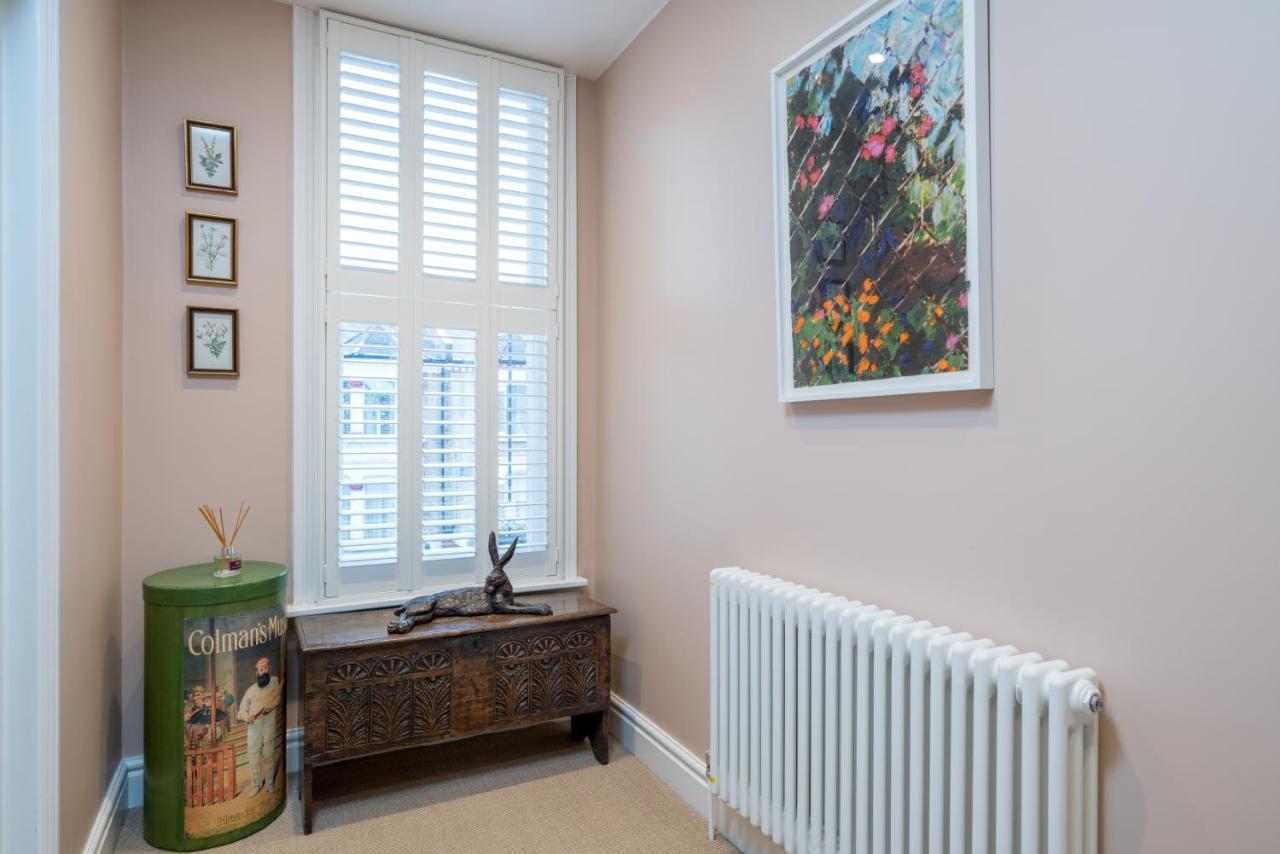 Joivy Splendid 4 Bed, 4 Bath House With Garden, Shepherds Bush Vakantiehuis *
