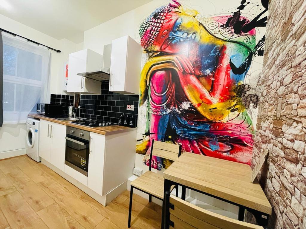 Luxury With Private Jacuzzi Hot Tub & Sauna * London