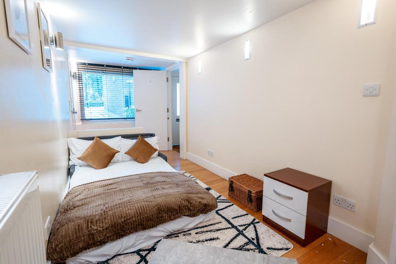 Holiday home Immaculate 3-bed House In *