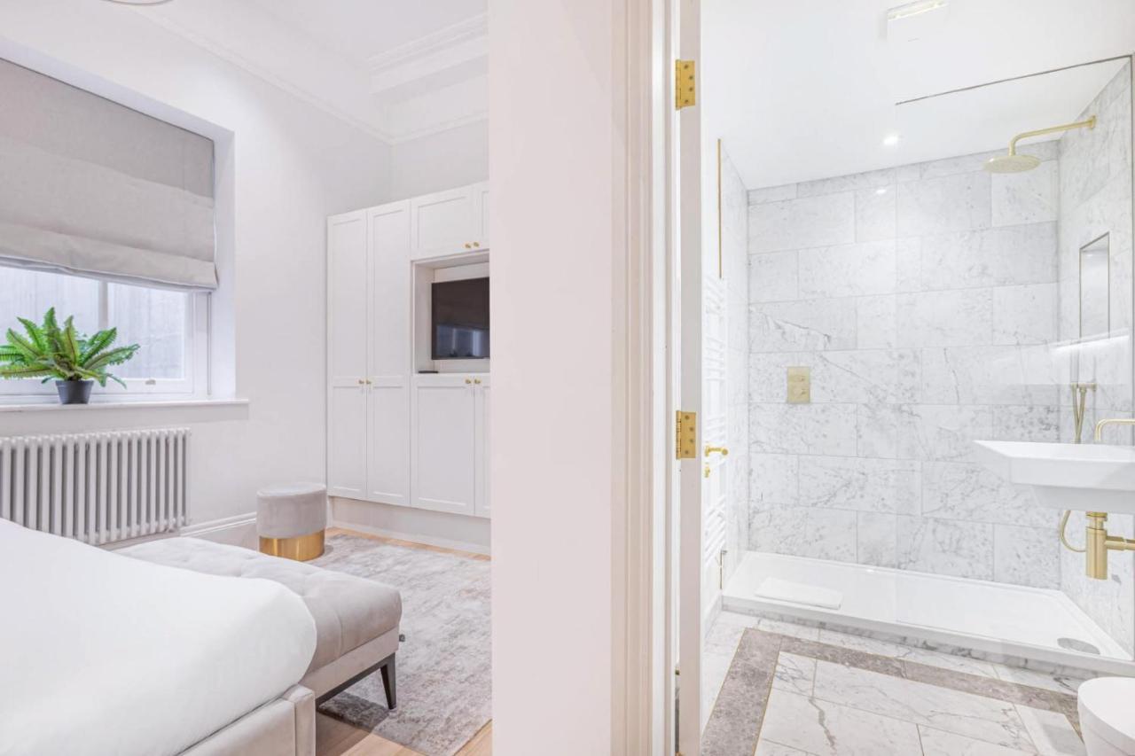 Royal Kensington In Cromwell Road * London