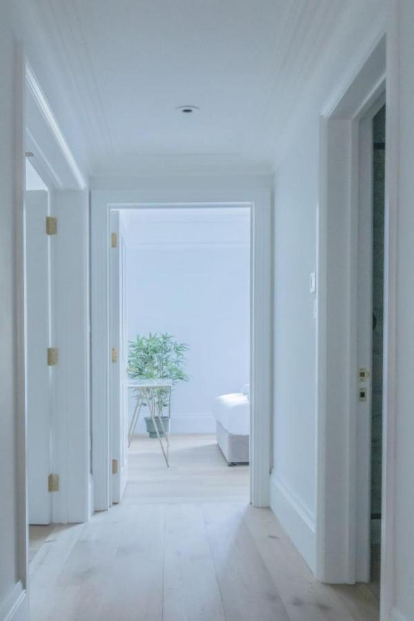 Royal Kensington In Cromwell Road * London
