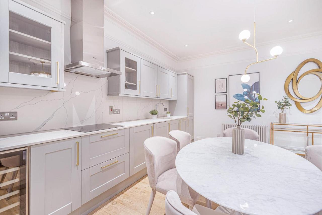 Royal Kensington In Cromwell Road * London