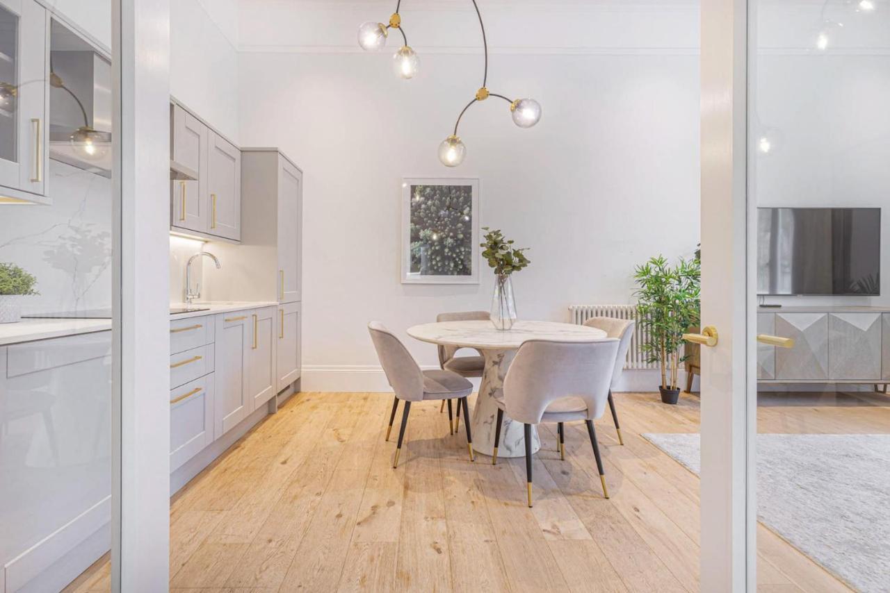 Royal Kensington In Cromwell Road * London