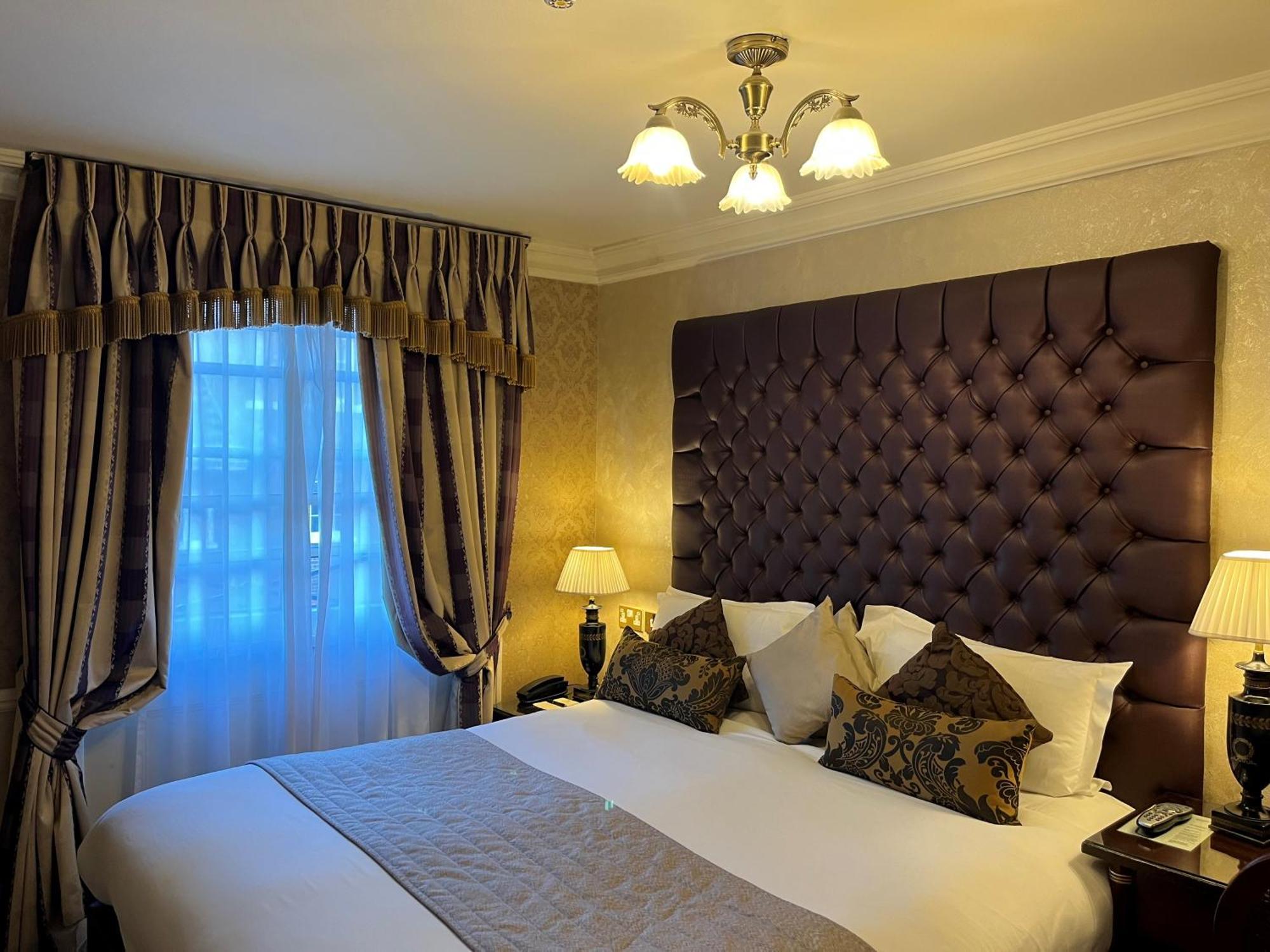 The Leonard Hotel