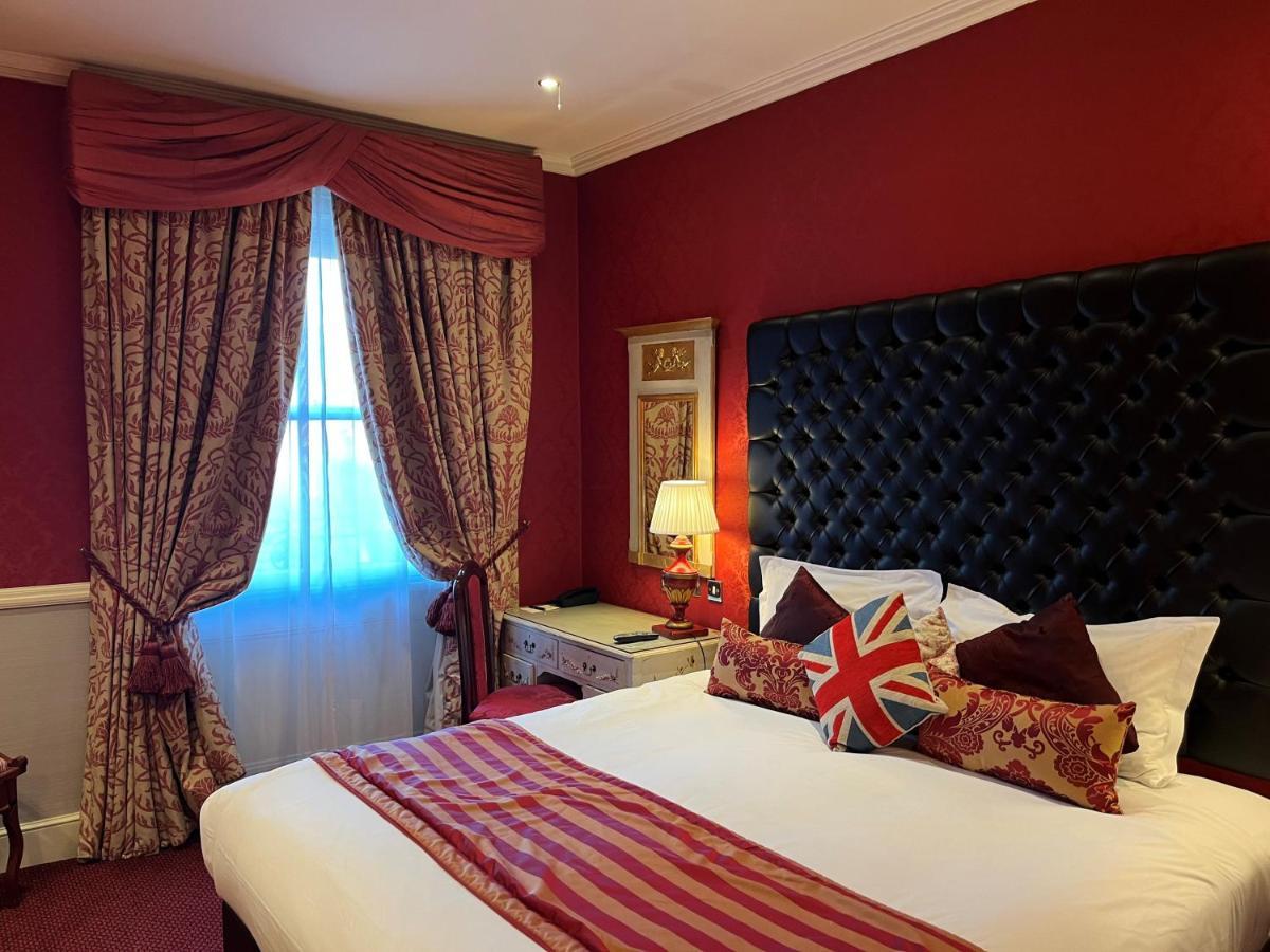 The Leonard Hotel