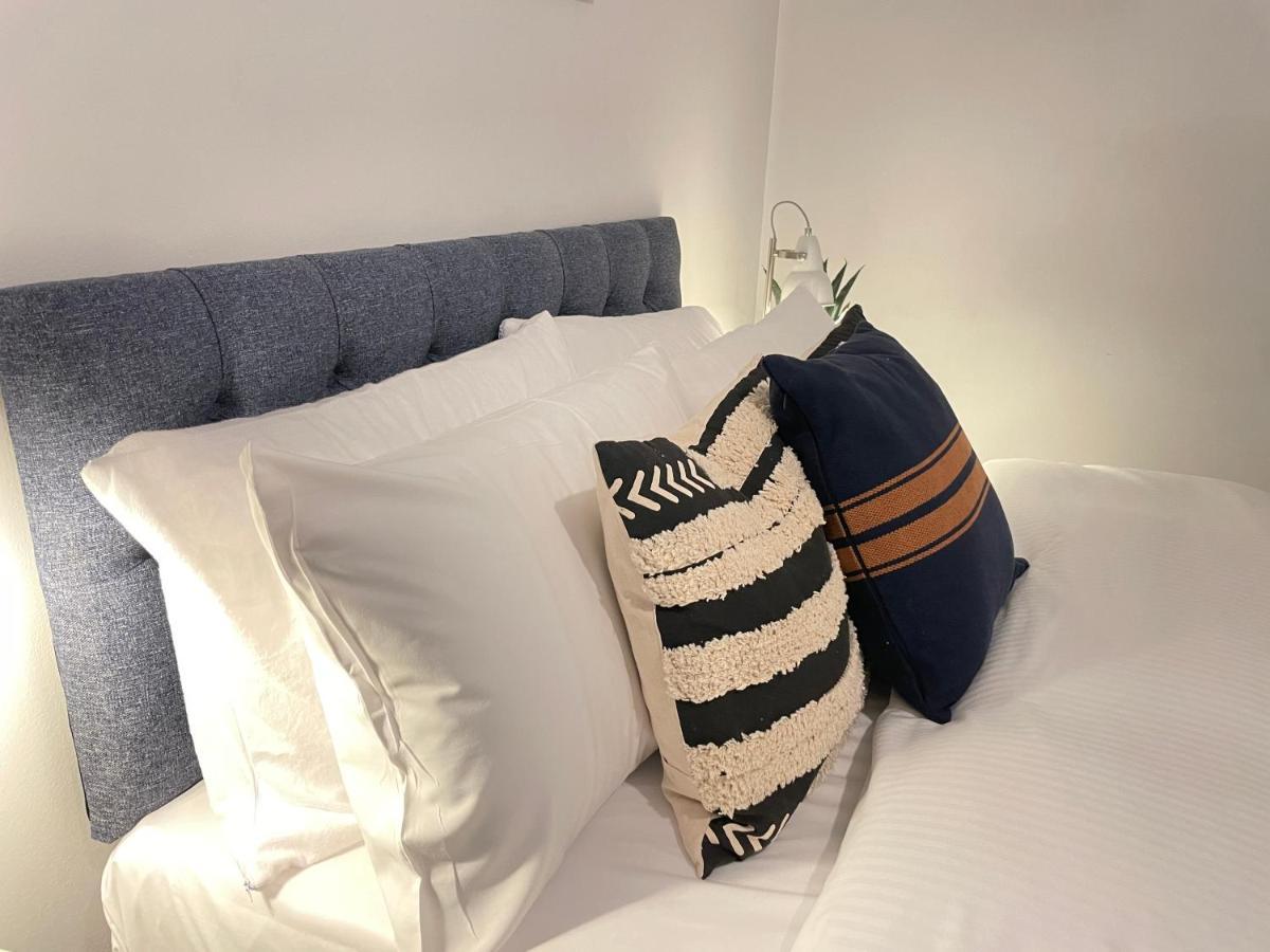 Stepney Gated Area With Parking & Garden London