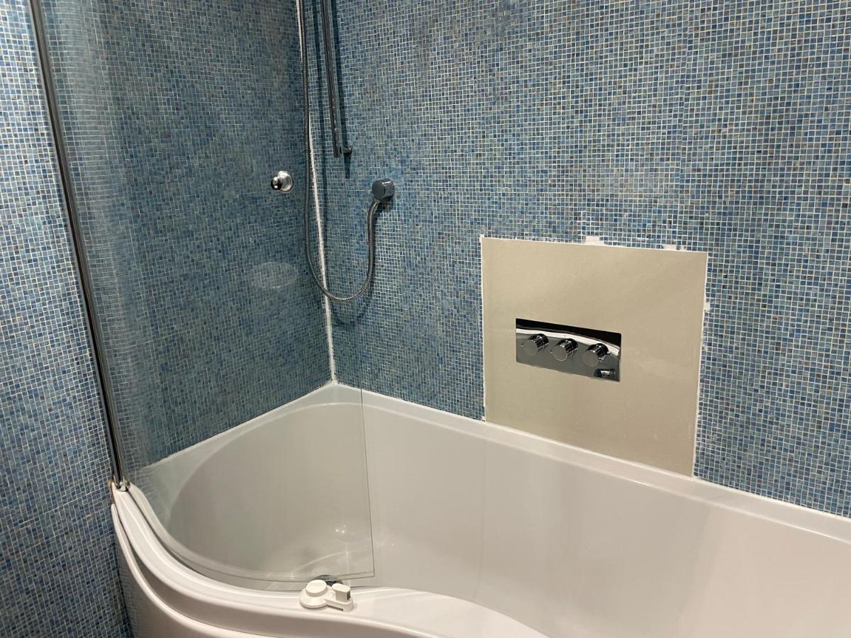 Stepney Gated Area With Parking & Garden London