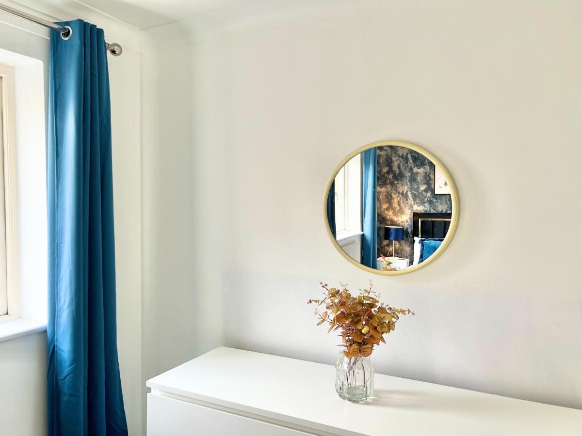 Last-minute Offers L Exclusive Deals On 2 Double Bedrooms - Weekly & Monthly - Sleeps 6 Lhofin Short Lets & Serviced Leilighet