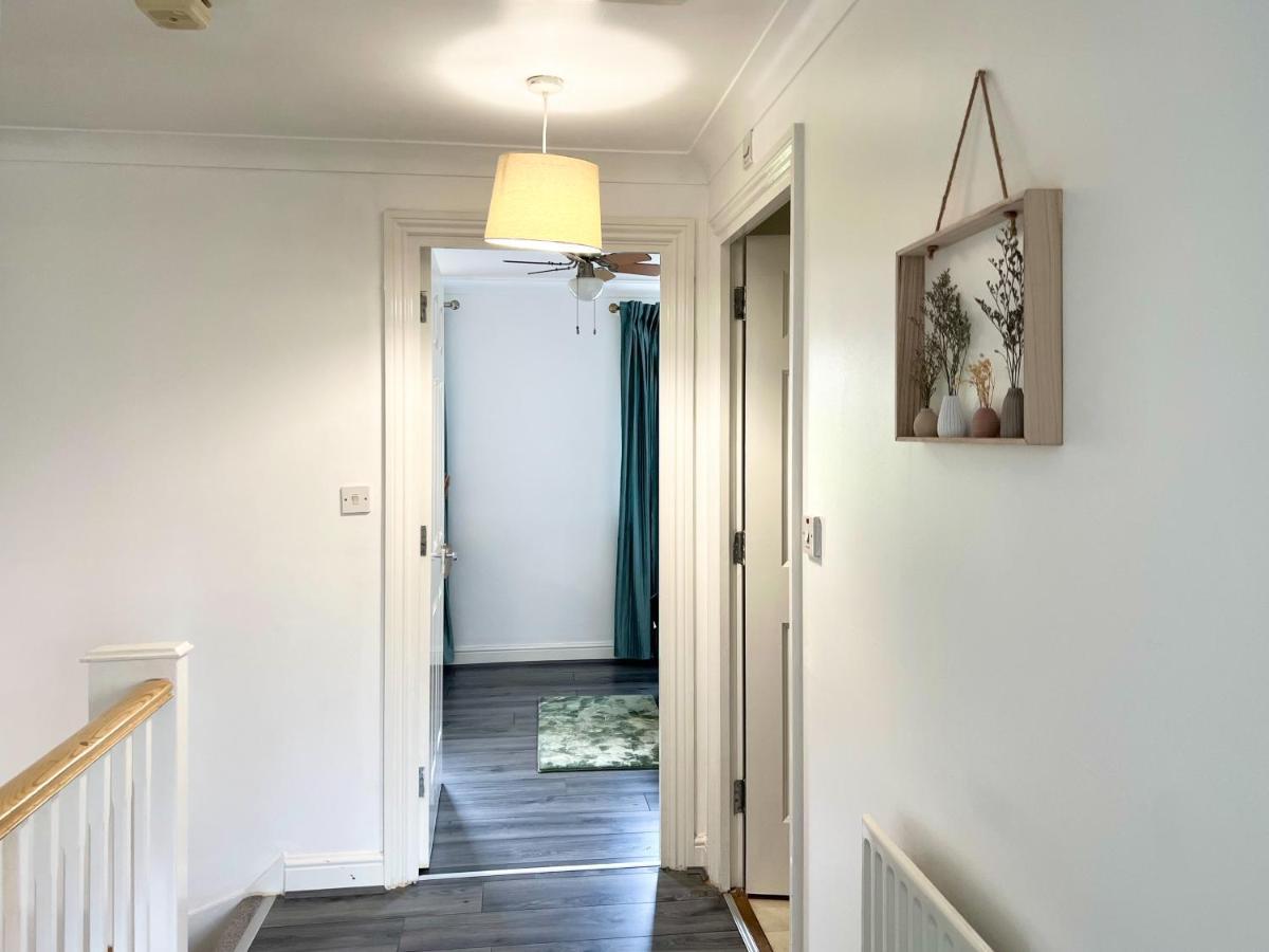 Leilighet Last-minute Offers L Exclusive Deals On 2 Double Bedrooms - Weekly & Monthly - Sleeps 6 Lhofin Short Lets & Serviced *