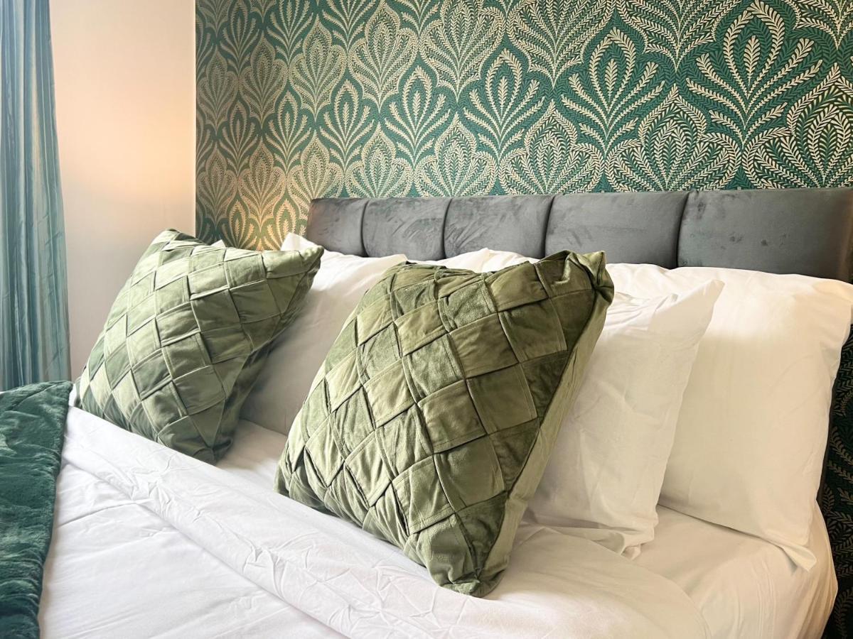 Garden View Double: Extended By Hofin * London