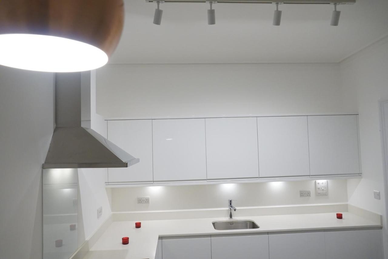 3 Bed 2 Bath Leilighet *