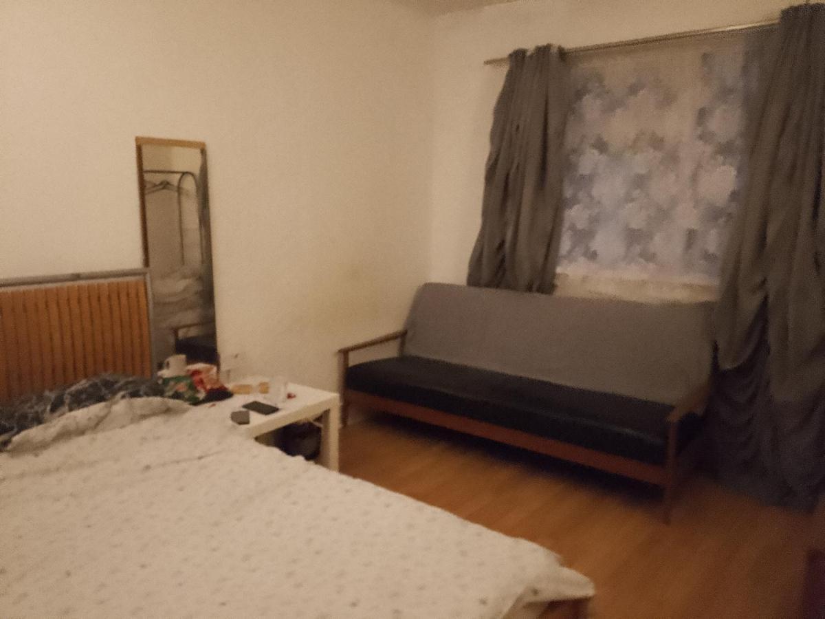 Private In 3 Bedroom Flat!! Vandrerhjem