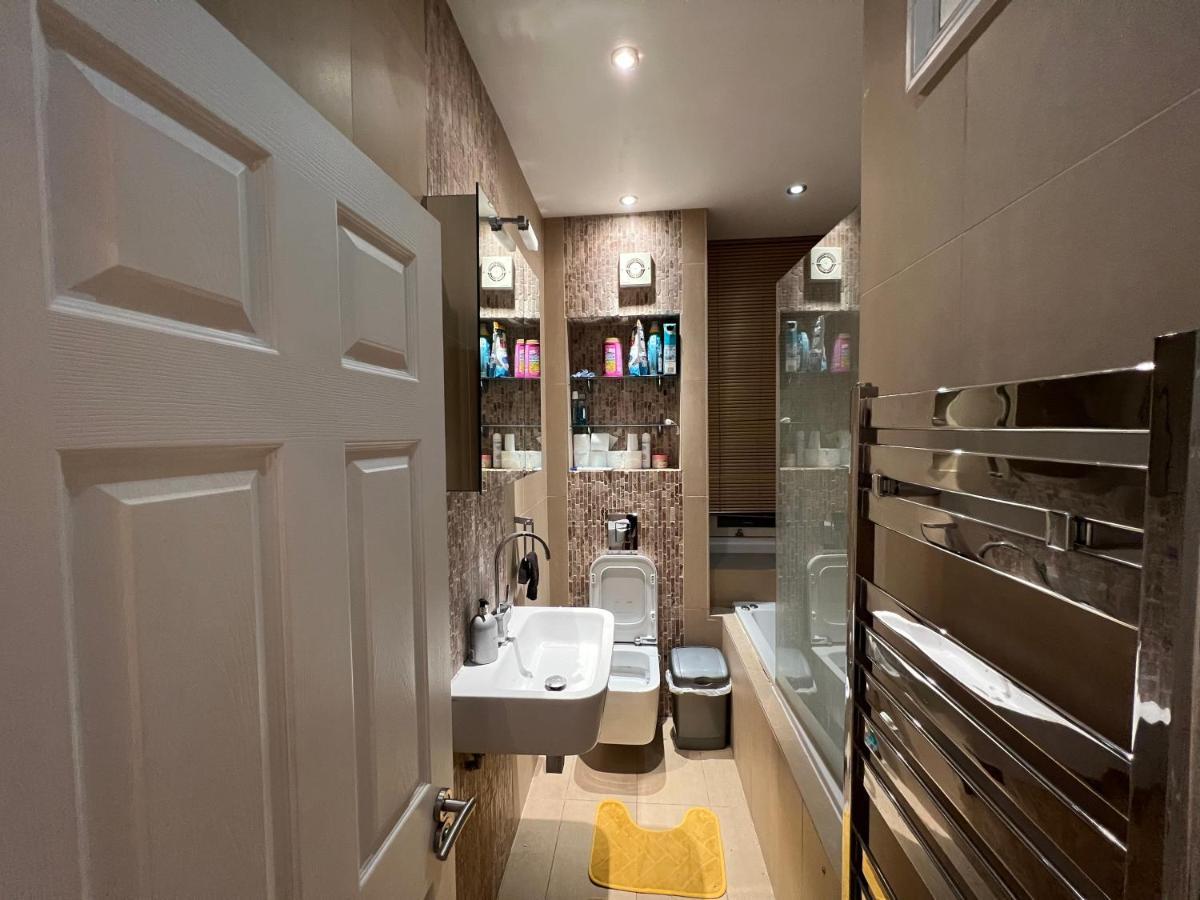 Luxury Specious In Central Guest house *