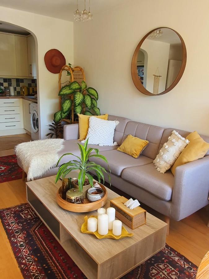 Apartment Parkview Court *