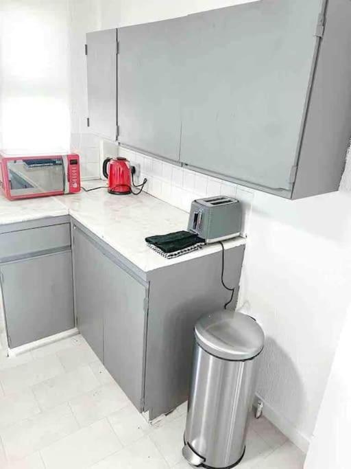 Spacious Two Bedroom Flat Apartment