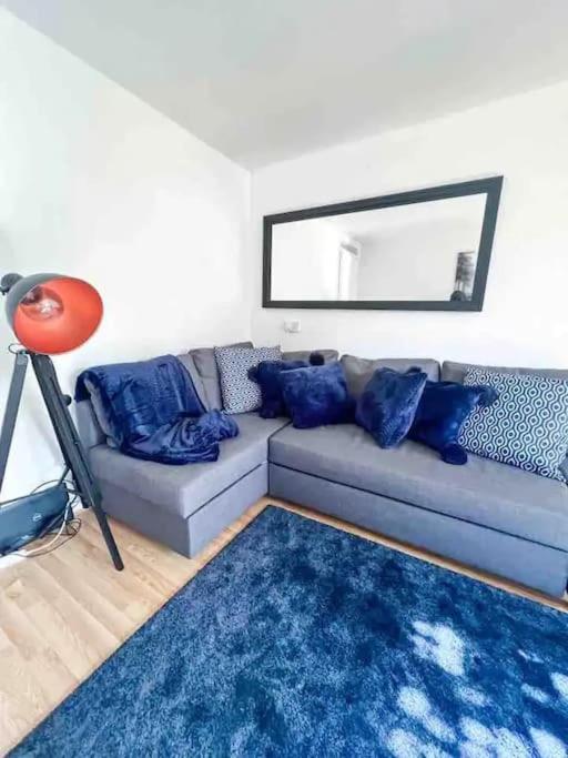 Apartment Spacious Two Bedroom Flat *