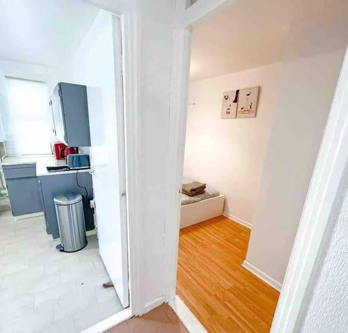 Spacious Two Bedroom Flat Apartment