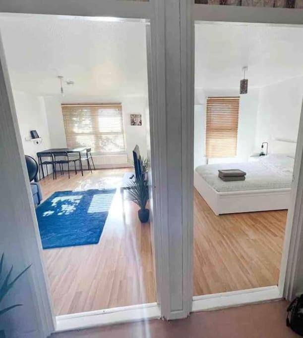 Spacious Two Bedroom Flat Apartment
