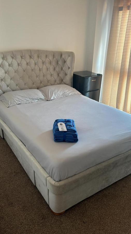 Lovely Luxury 1-bed In Wembley Leilighet London