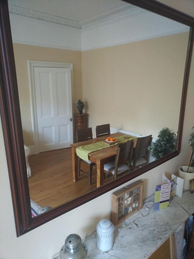 Leilighet Luxury Holland Park, Sleeps 2, Free S'fast Wifi