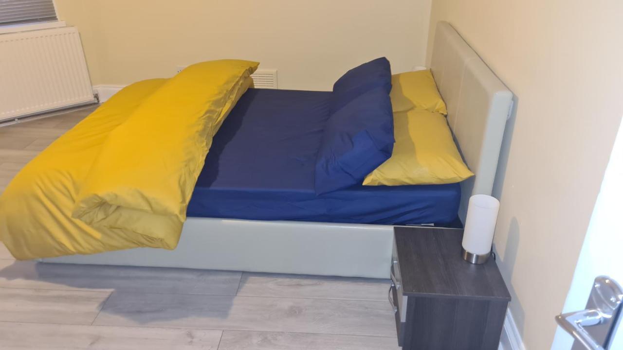 Appartement Entire 2 Bedroom Home/flat In London, Line