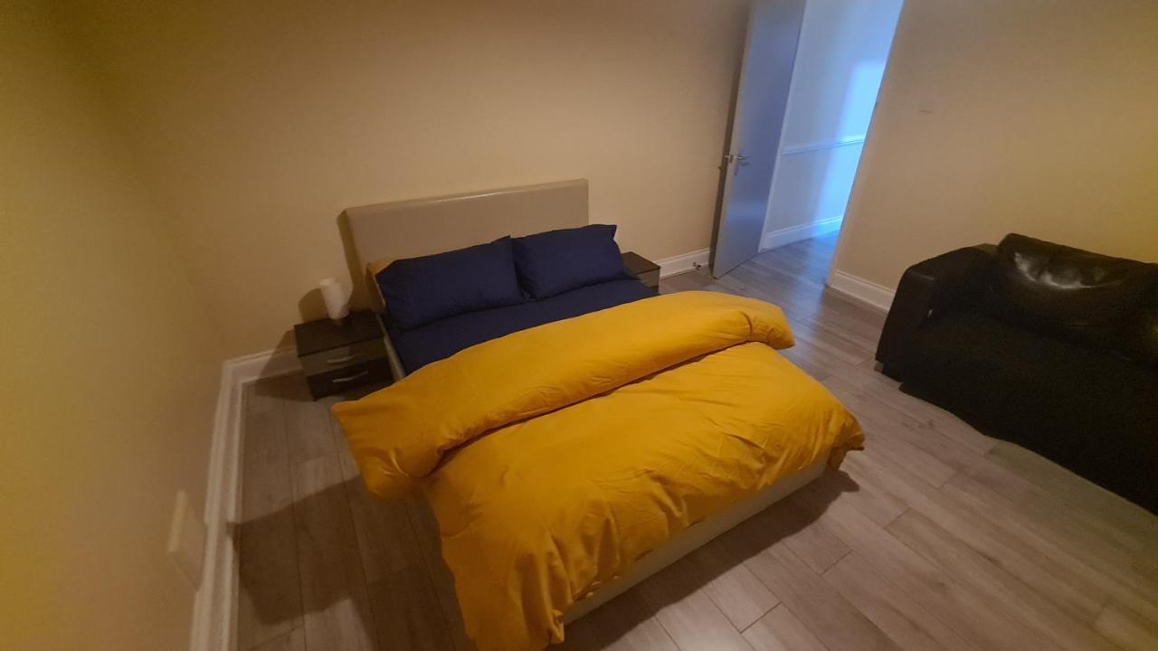 Entire 2 Bedroom Home/flat In London, Line Appartement