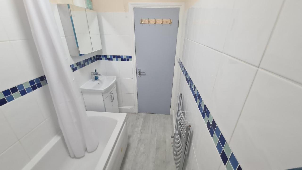 Appartement Entire 2 Bedroom Home/flat In London, Line *