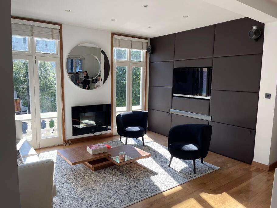 Designer 2 Bedroom Pimlico Appartement