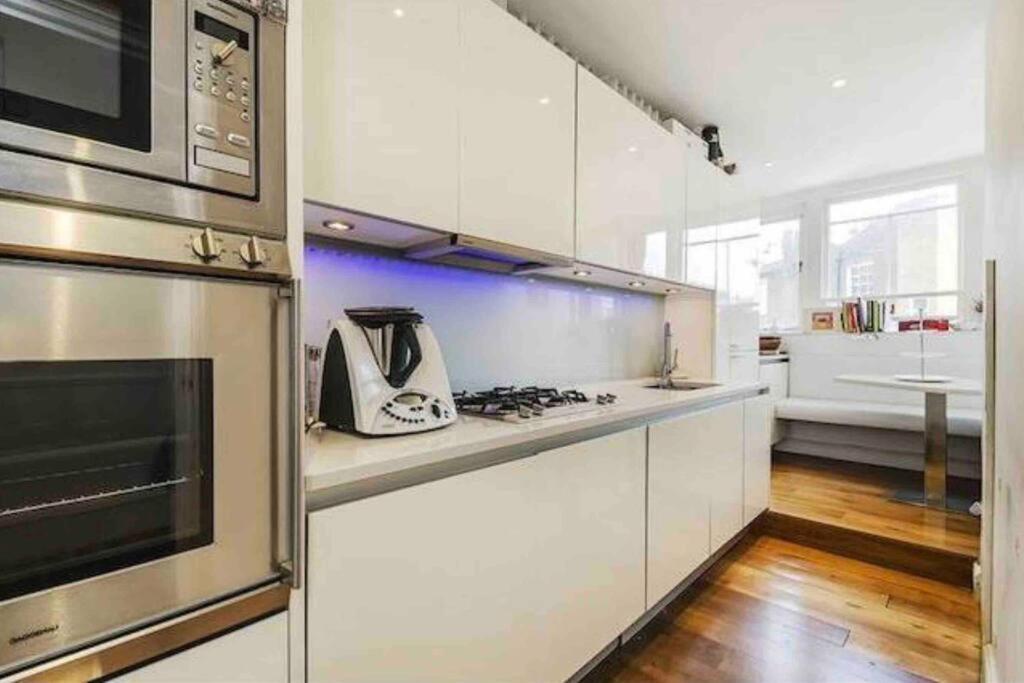 Leilighet Stunning Grand 2 Bed, 2 Bath Apartment, London