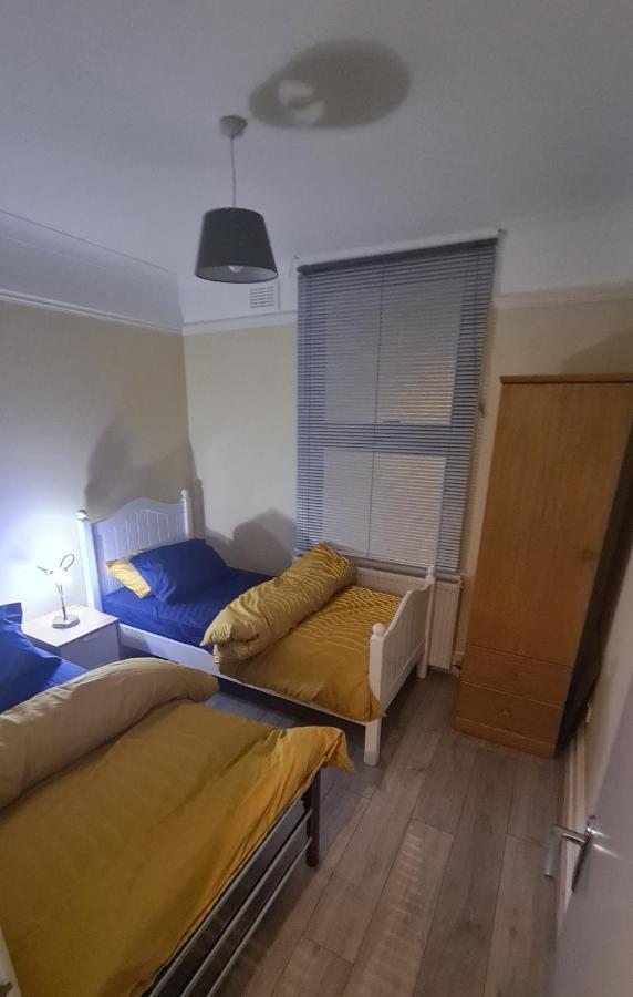 Entire 2 Bedroom Home/flat In London, Line Londen